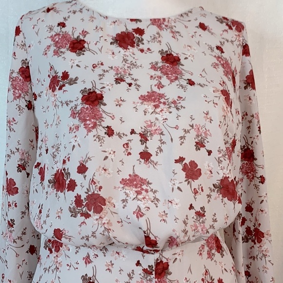 Forever 21 Pink Open Back Floral Romper with Bell Sleeve - Picture 5 of 16